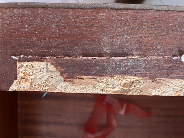 Mesinhas de cabeceira de madeira