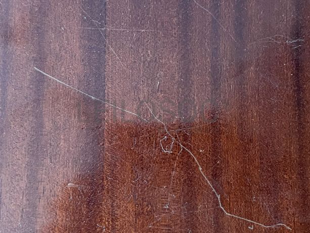 Mesinha de cabeceira de madeira