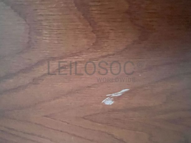 Móvel baixo em madeira