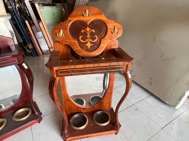 Bengaleiro em madeira