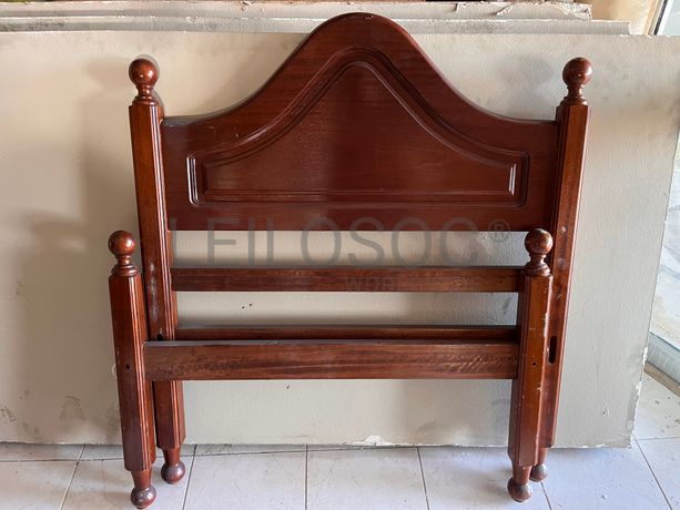 Cabeceira de cama em madeira