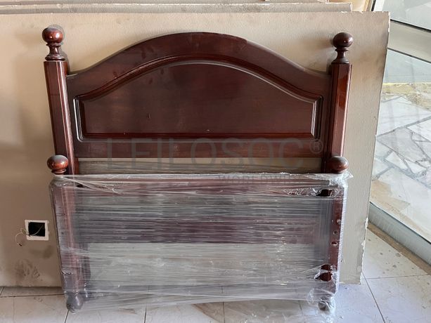 Cabeceira de cama em madeira