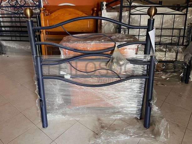 Cabeceira de cama em ferro