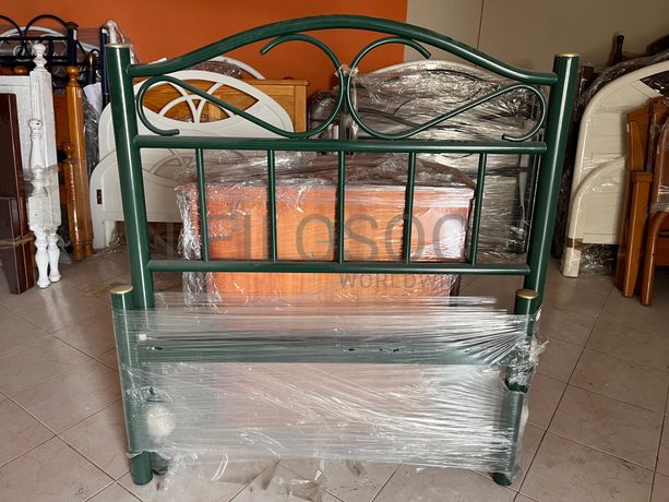 Cabeceira de cama em ferro