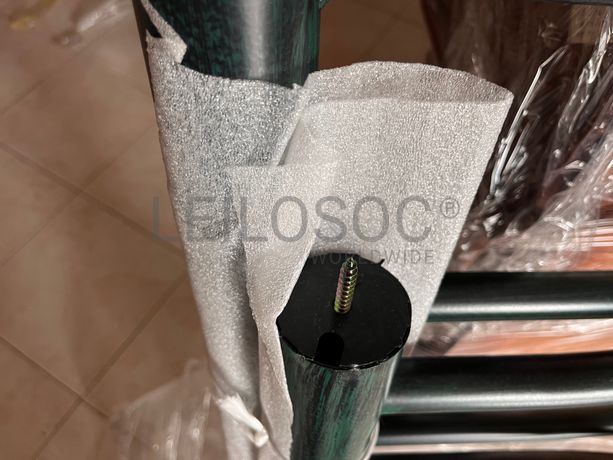 Cama com estrutura em ferro