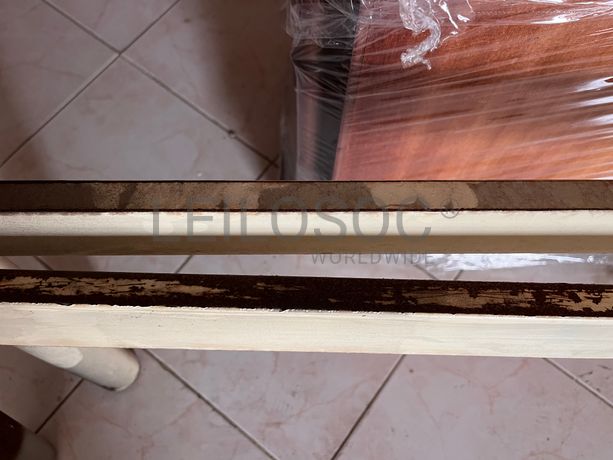 Cama com estrutura em ferro