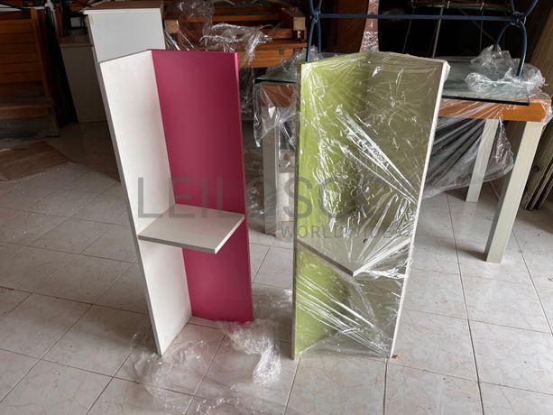 Móveis de canto em madeira