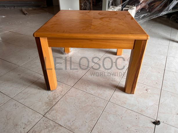 Mesa de centro em madeira