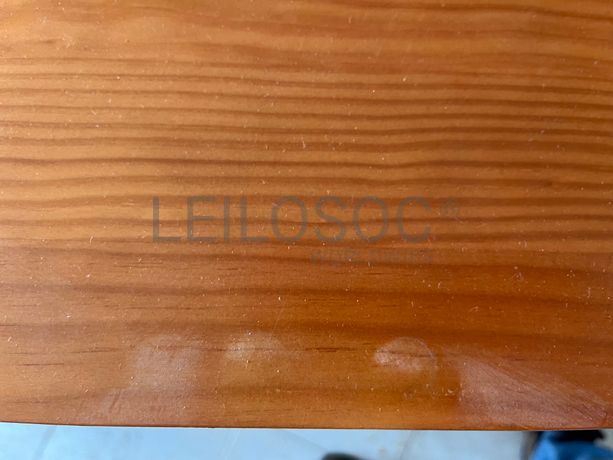 Cómoda de quatro gavetas