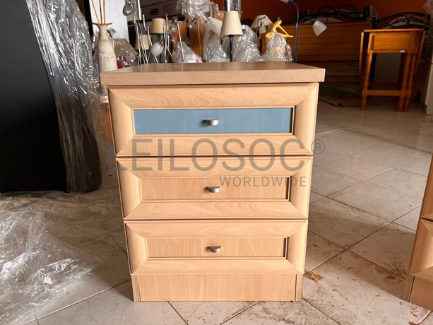 Cómoda e Mesinha de cabeceira