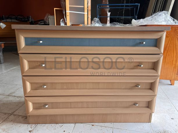 Cómoda e Mesinha de cabeceira