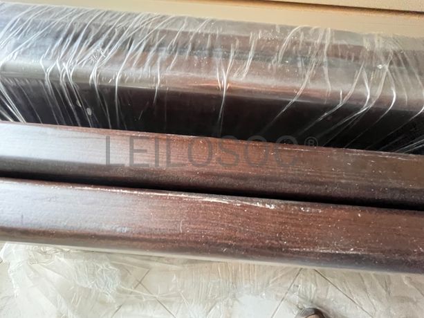 Base de cama em madeira