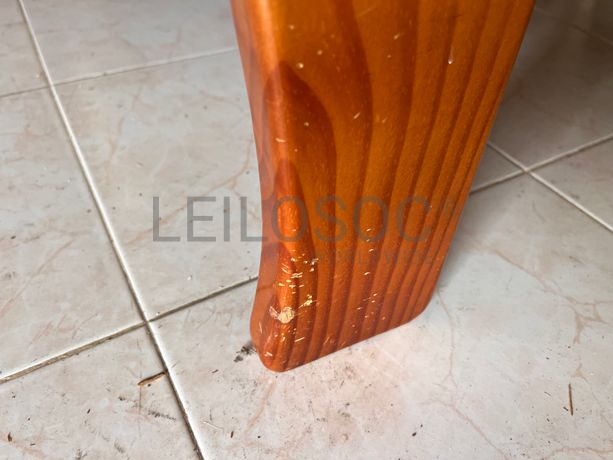 Sofá de três lugares