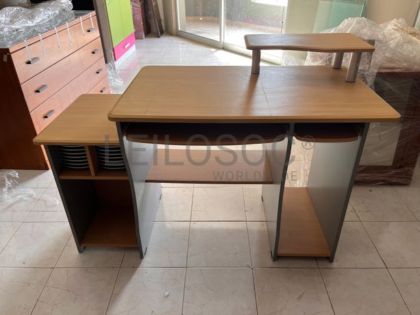 Secretária de madeira