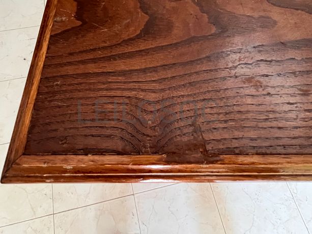 Mesinha de cabeceira em madeira