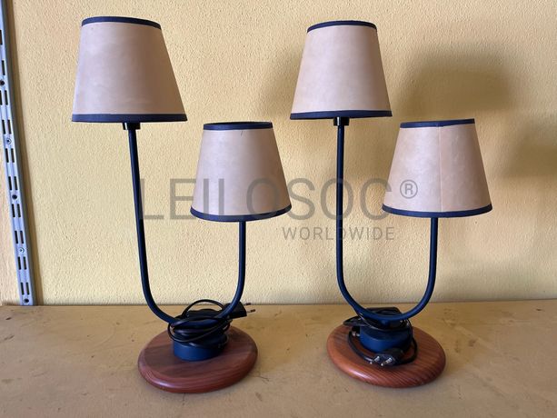 Candeeiros pequenos em ferro e madeira