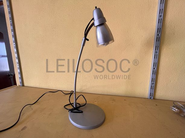 Candeeiro pequeno em metal