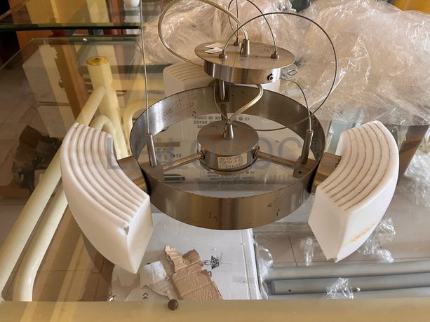 Candeeiro de teto em mármore e ferro