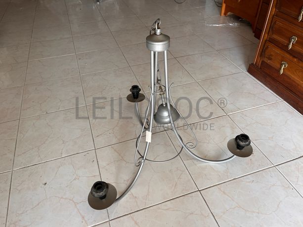 Candeeiro de teto metálico