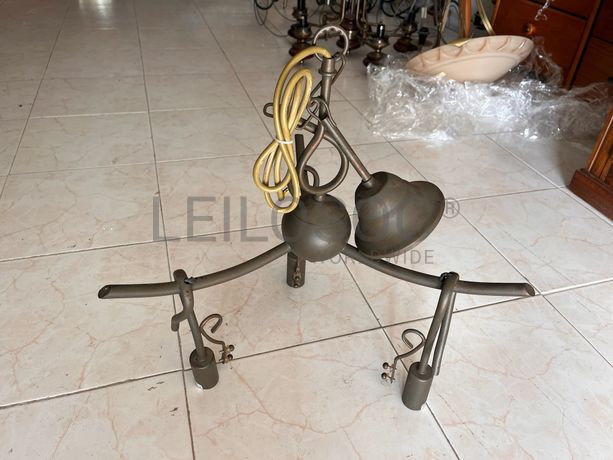 Candeeiro de teto em ferro