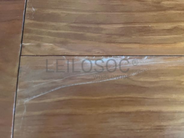 Mesa de madeira oval extensível