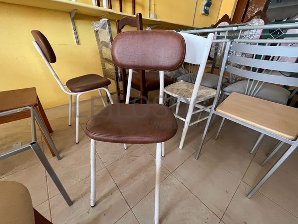 Lotes 1 a 35 · Cadeiras