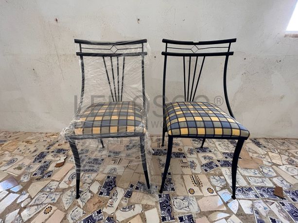 Lotes 1 a 35 · Cadeiras