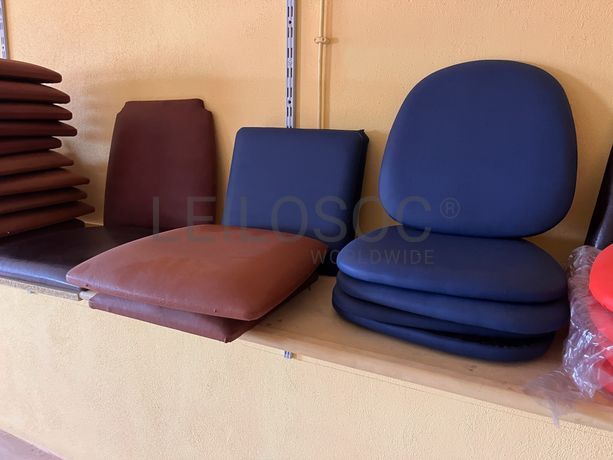 Lotes 36 a 70 · Mobiliário · Artigos de Decoração