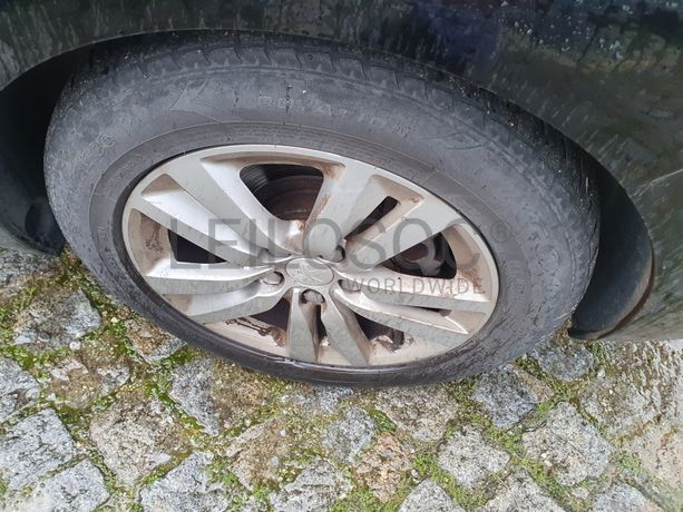 Peugeot 308 SW 1.6 BlueHDi · Ano 2014