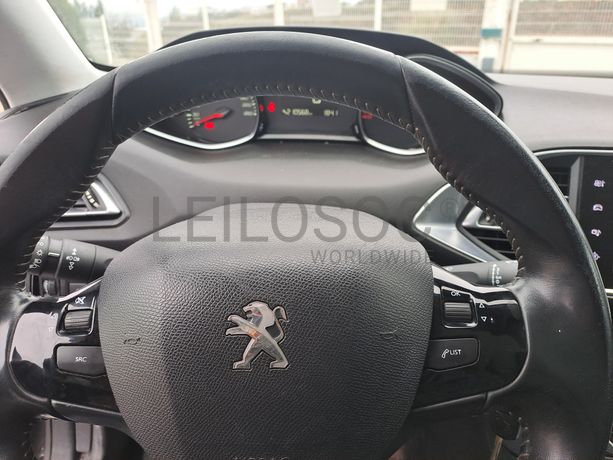 Peugeot 308 SW 1.6 BlueHDi · Ano 2014