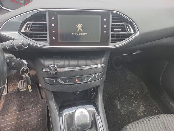 Peugeot 308 SW 1.6 BlueHDi · Ano 2014