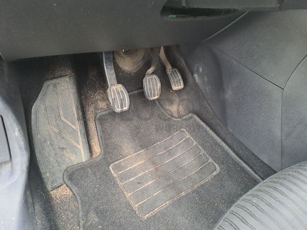 Peugeot 308 SW 1.6 BlueHDi · Ano 2014