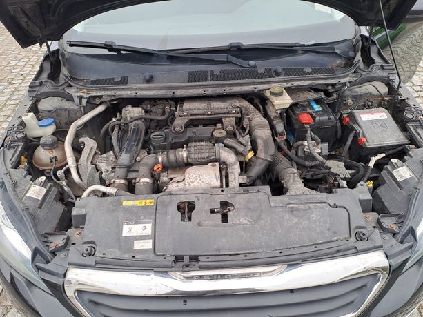 Peugeot 308 SW 1.6 BlueHDi · Ano 2014