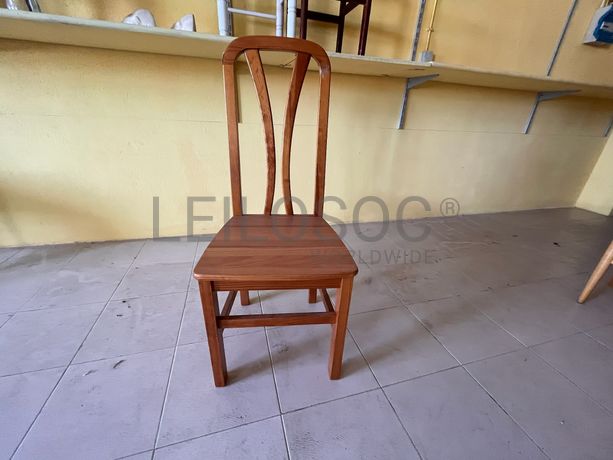 Lotes 71 a 105 · Cadeiras · Bancos