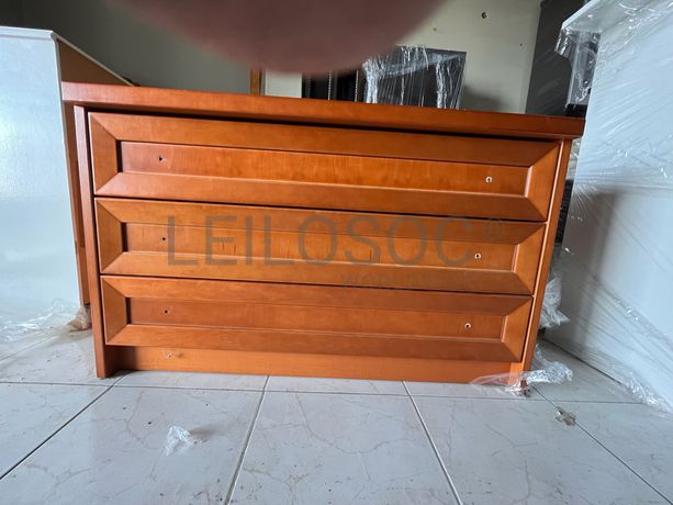 Lotes 71 a 105 · Cadeiras · Bancos