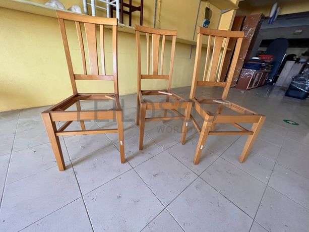 Lotes 71 a 105 · Cadeiras · Bancos