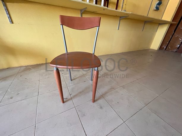 Lotes 71 a 105 · Cadeiras · Bancos