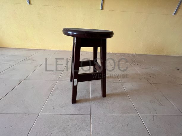 Lotes 71 a 105 · Cadeiras · Bancos