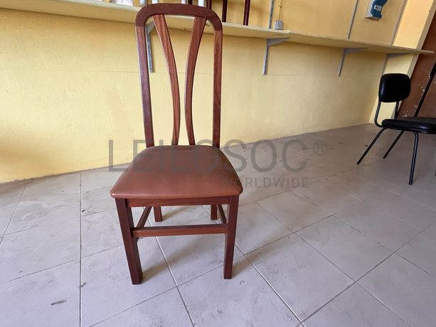 Lotes 71 a 105 · Cadeiras · Bancos