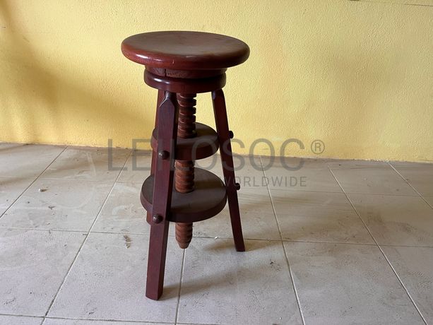 Lotes 71 a 105 · Cadeiras · Bancos