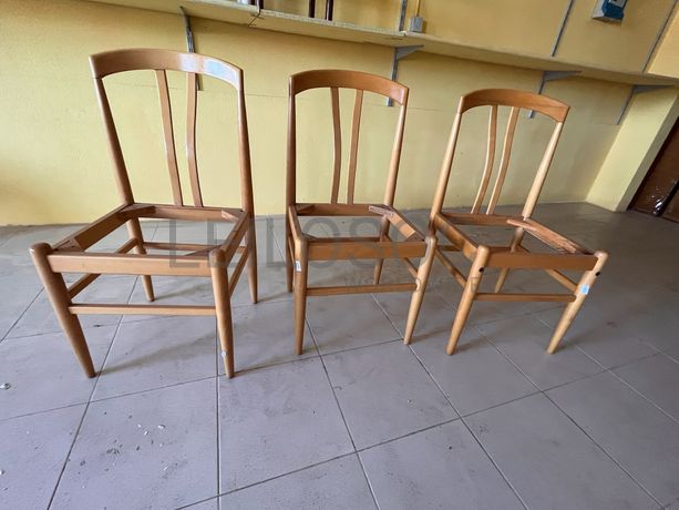 Lotes 71 a 105 · Cadeiras · Bancos