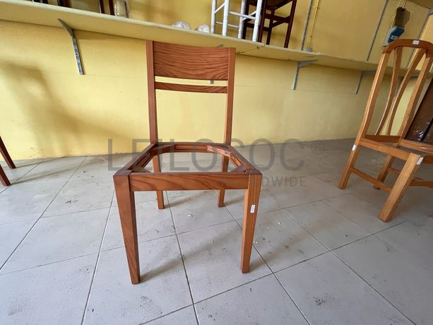 Lotes 71 a 105 · Cadeiras · Bancos