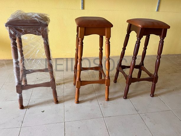 Lotes 71 a 105 · Cadeiras · Bancos