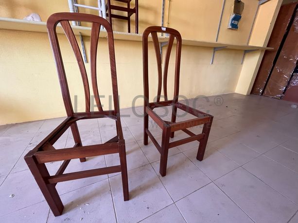 Lotes 71 a 105 · Cadeiras · Bancos