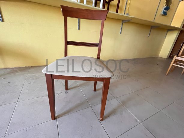 Lotes 71 a 105 · Cadeiras · Bancos