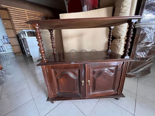 Lotes 106 a 140 · Mobiliário · Artigos de Decoração