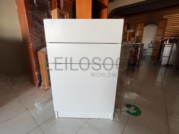 Lotes 106 a 140 · Mobiliário · Artigos de Decoração