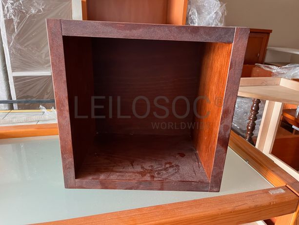 Lotes 106 a 140 · Mobiliário · Artigos de Decoração