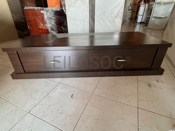 Lotes 106 a 140 · Mobiliário · Artigos de Decoração