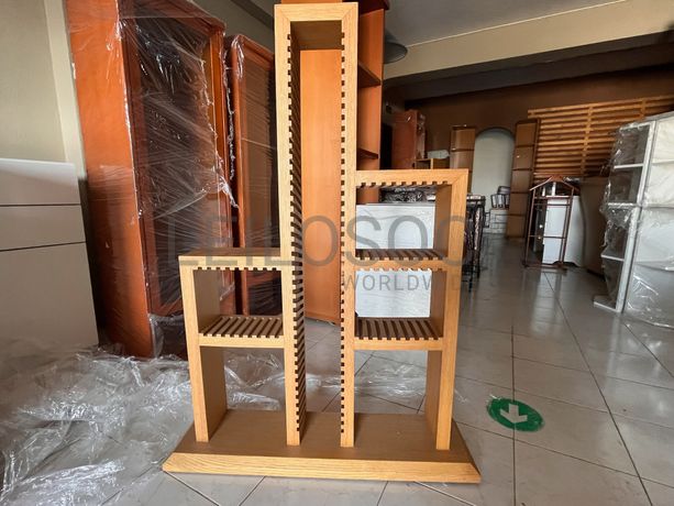 Lotes 106 a 140 · Mobiliário · Artigos de Decoração